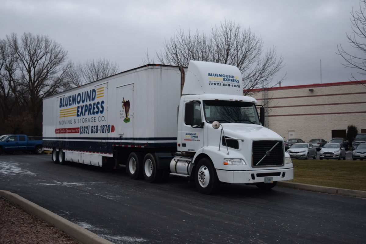 wisconsin moving company moving truck 0048