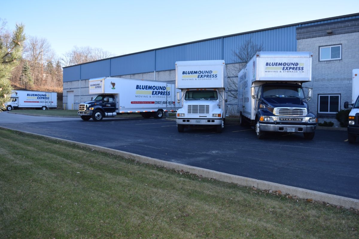 wisconsin moving company moving trucks 0036